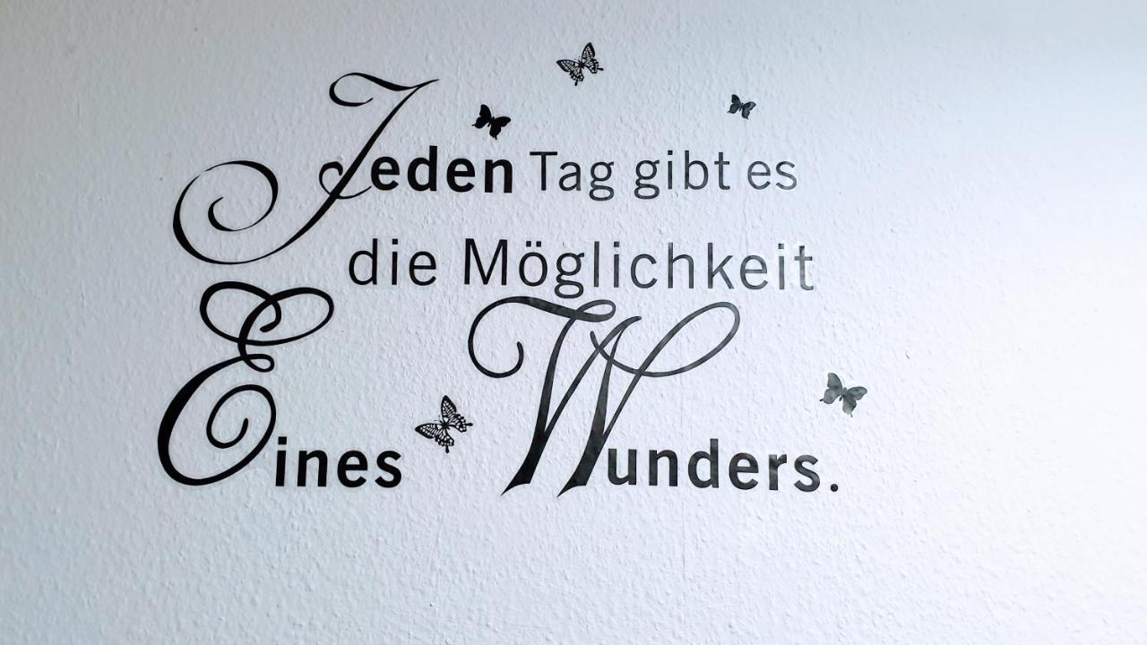 Budget Rooms In Halle With Shared Bathroom, Free Wifi, Netflix & Ipad 外观 照片